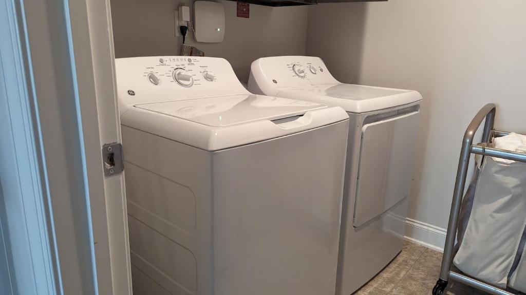 ローリーにあるCoZy One Bedroom Apartment Exquisiteのギャラリーの写真