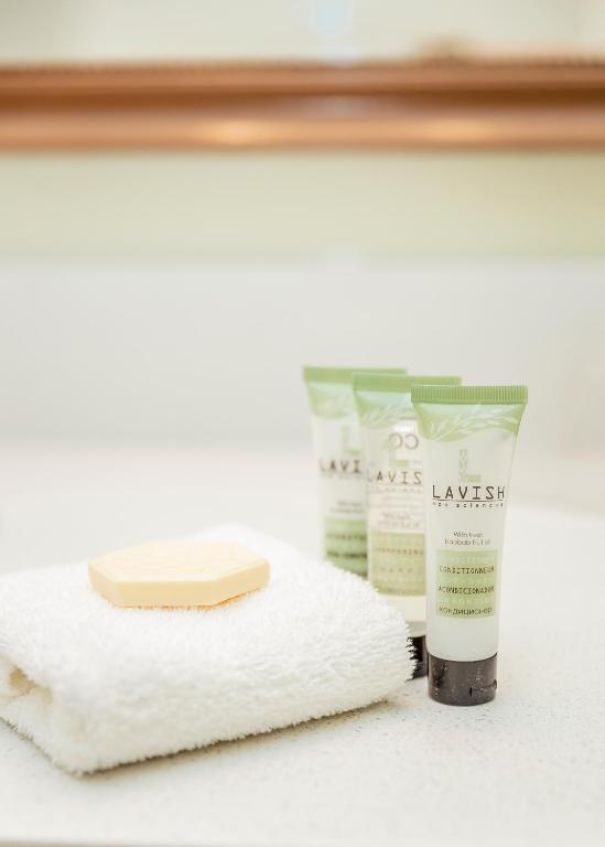 
King Room with Walk-In Shower - Disability Access/Non-Smoking
