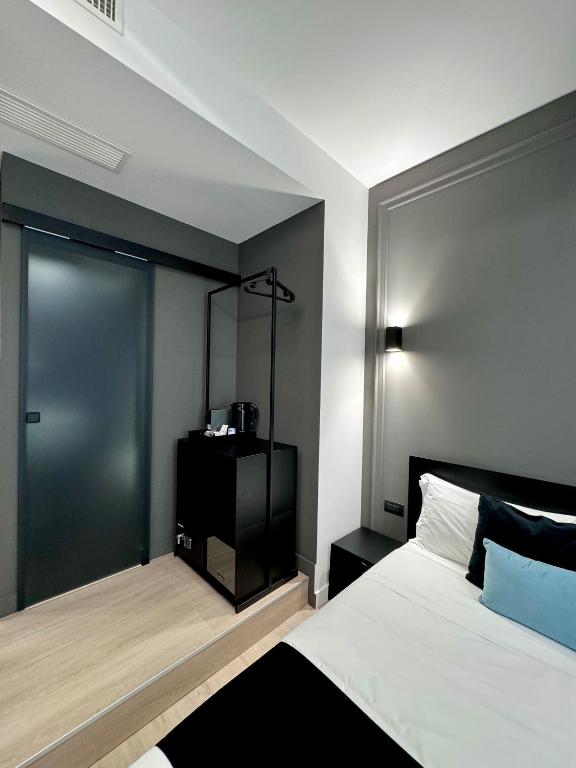 Gallerie Boutique Rooms - 8
