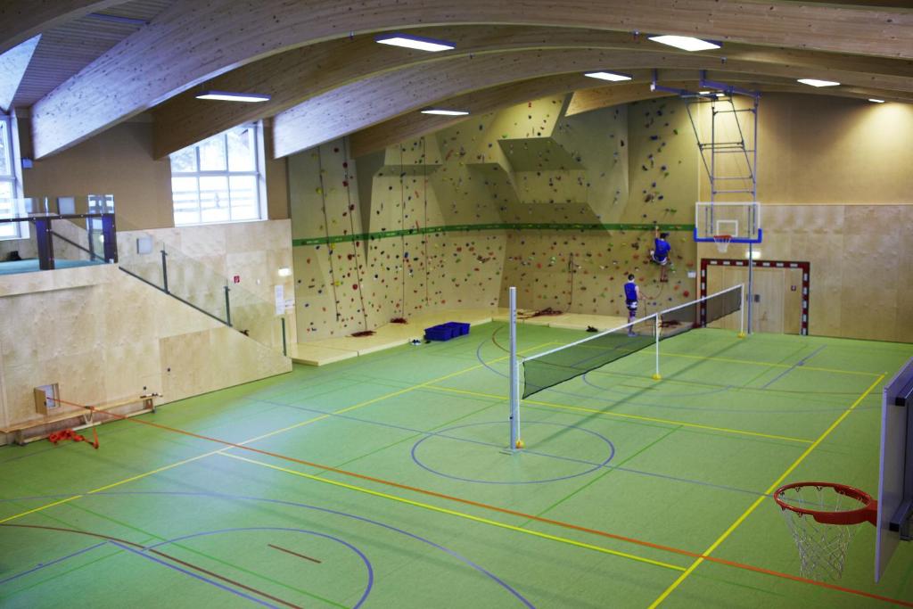 Tenis a/nebo squash v ubytování ROBINSON AMADÉ nebo okolí