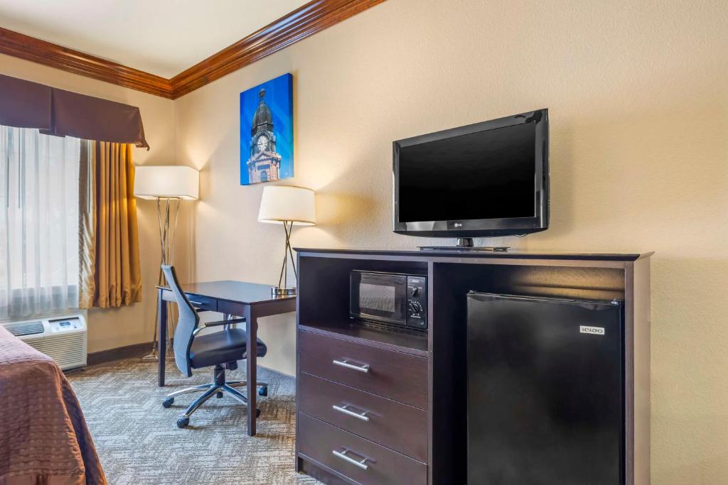 Best Western Fort Worth Inn and Suites - Queen Suite - Accesso Disabili / Vasca Da Bagno