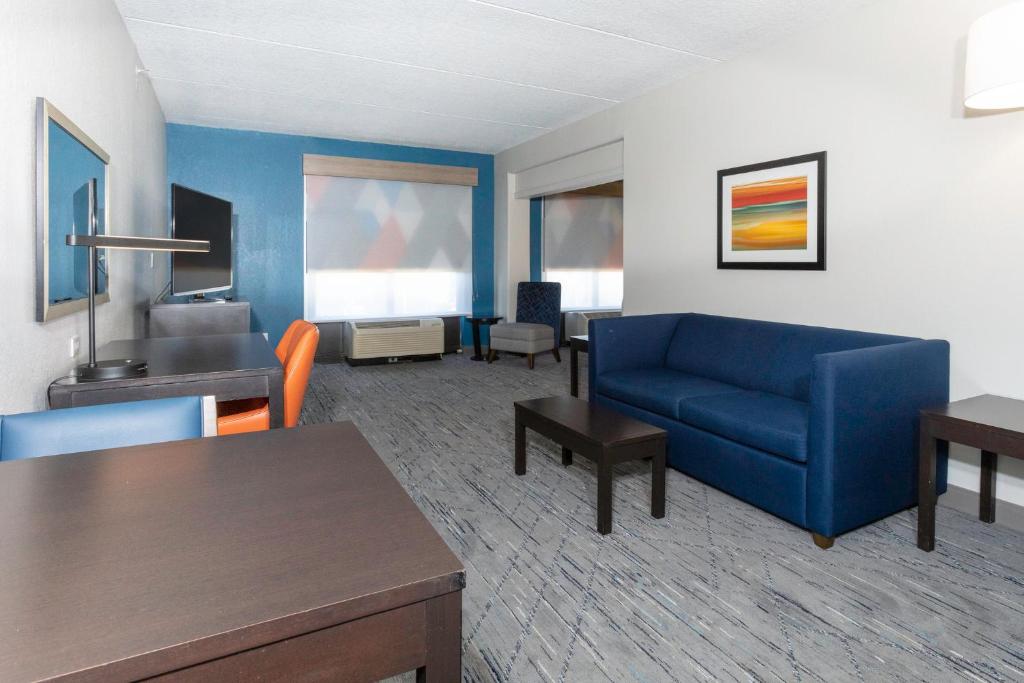 Holiday Inn Express Hotel & Suites Jacksonville Airport by IHG - Suite Met Kingsize Bed En Spabad – Niet-Rokers