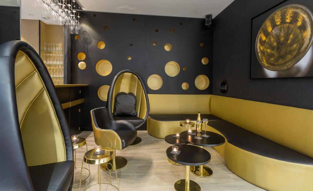 Hotel Les Bulles De Paris - Resim 39