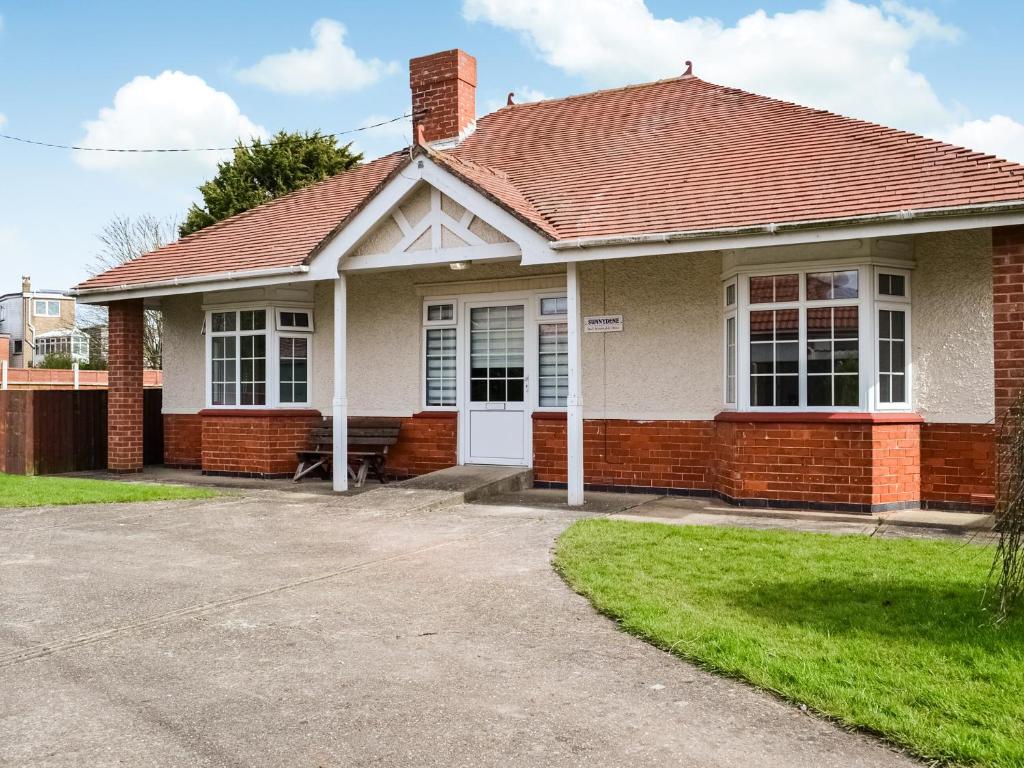 Sunny Bungalow, Chapel Saint Leonards (updated prices 2024)