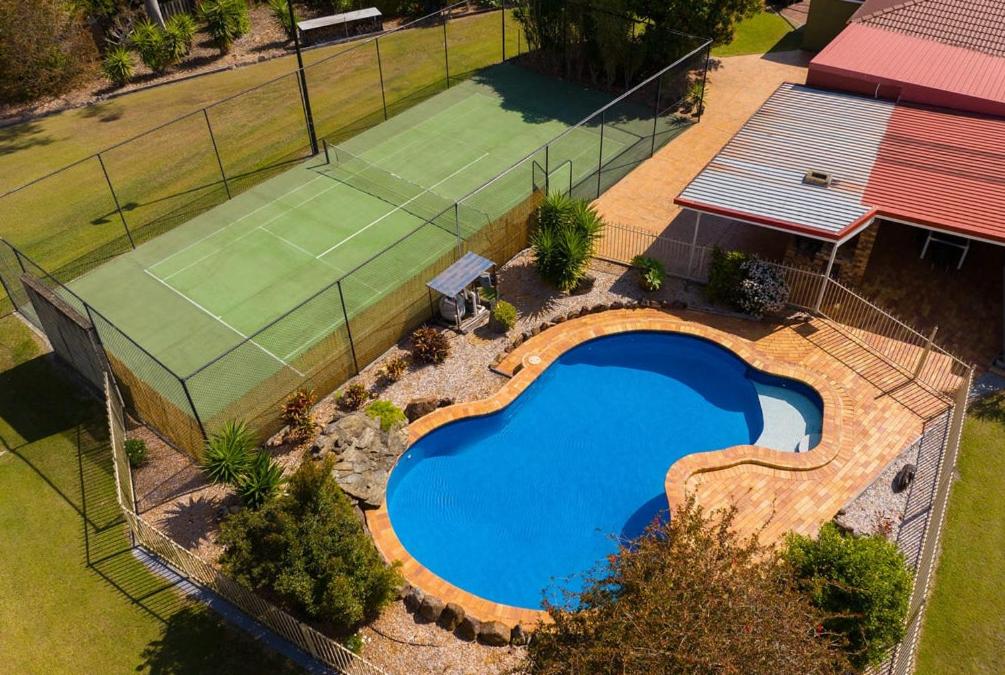 Pemandangan kolam renang di 4B2B Dream holiday house Pvt Tennis Pool atau berdekatan