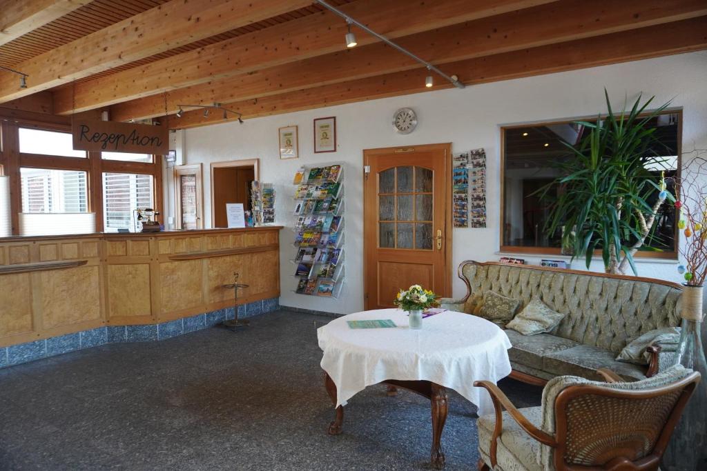 Posezení v ubytování Alcor Hotel Feriendorf an der Ostsee