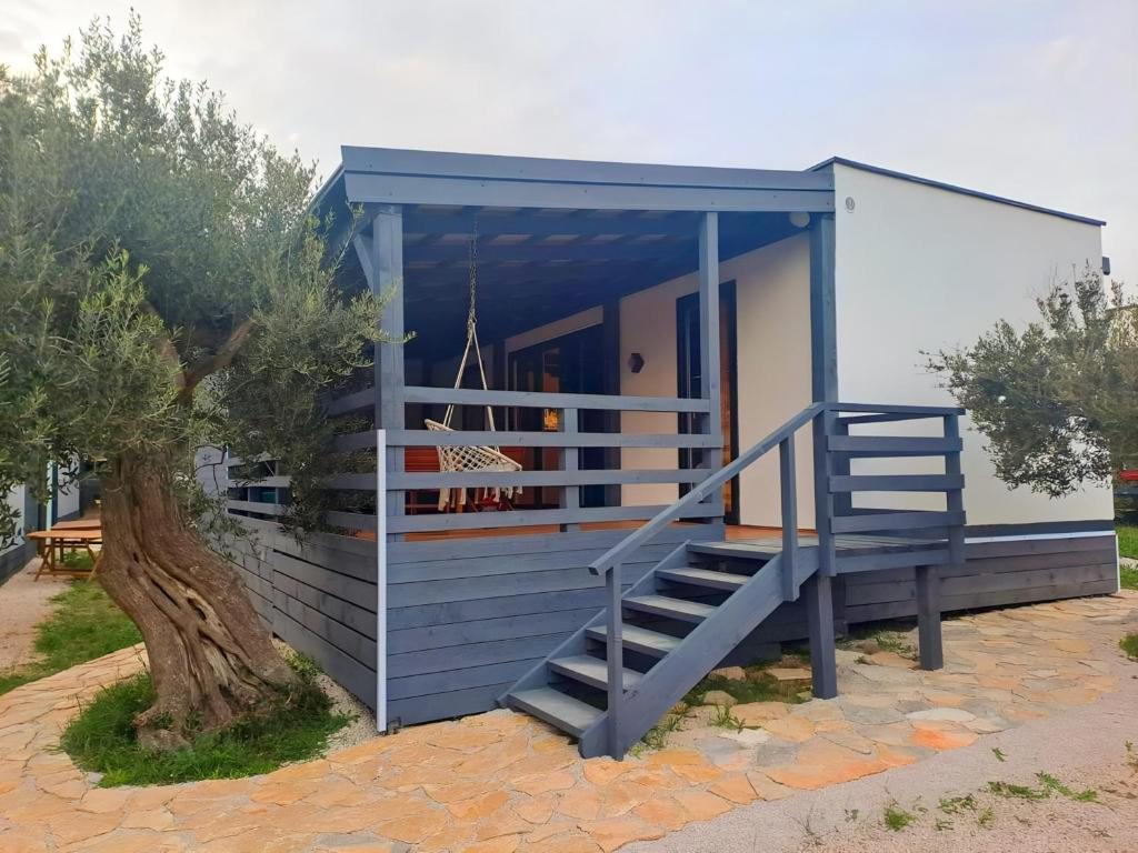 Το κτήριο όπου στεγάζεται  το διαμέρισμα