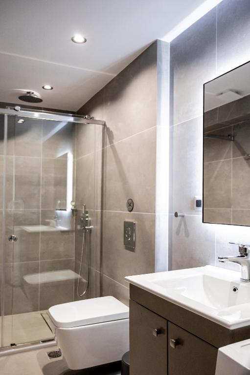 Koupelna v ubytování Yiannis Deluxe Apartment