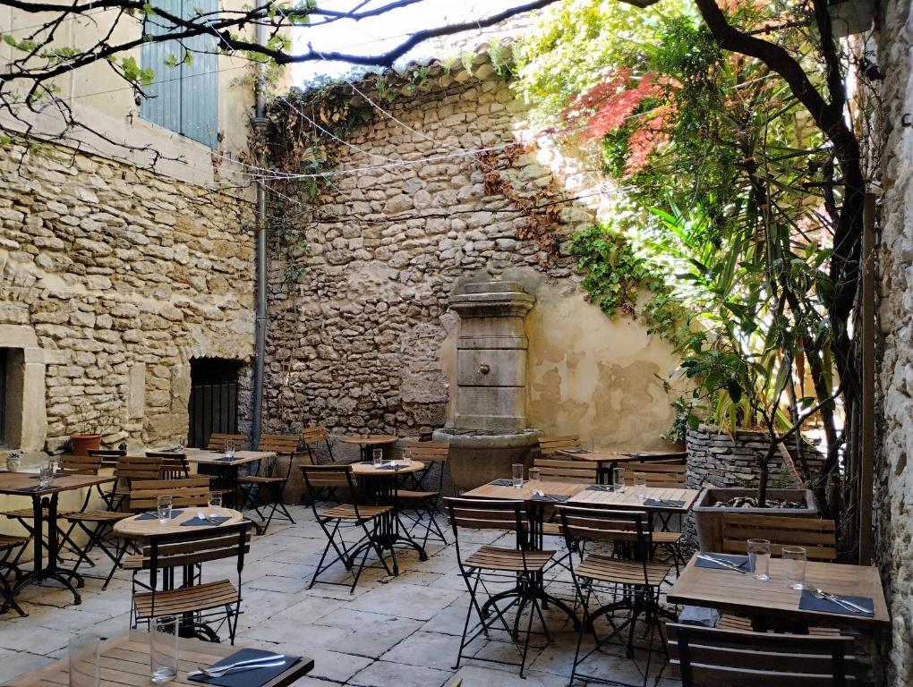 Restaurace v ubytování LE PATIO
