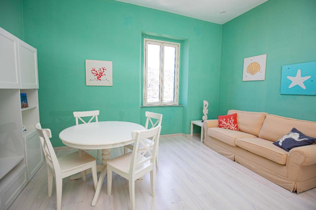 Χώρος καθιστικού στο Una Finestra Sul Mare