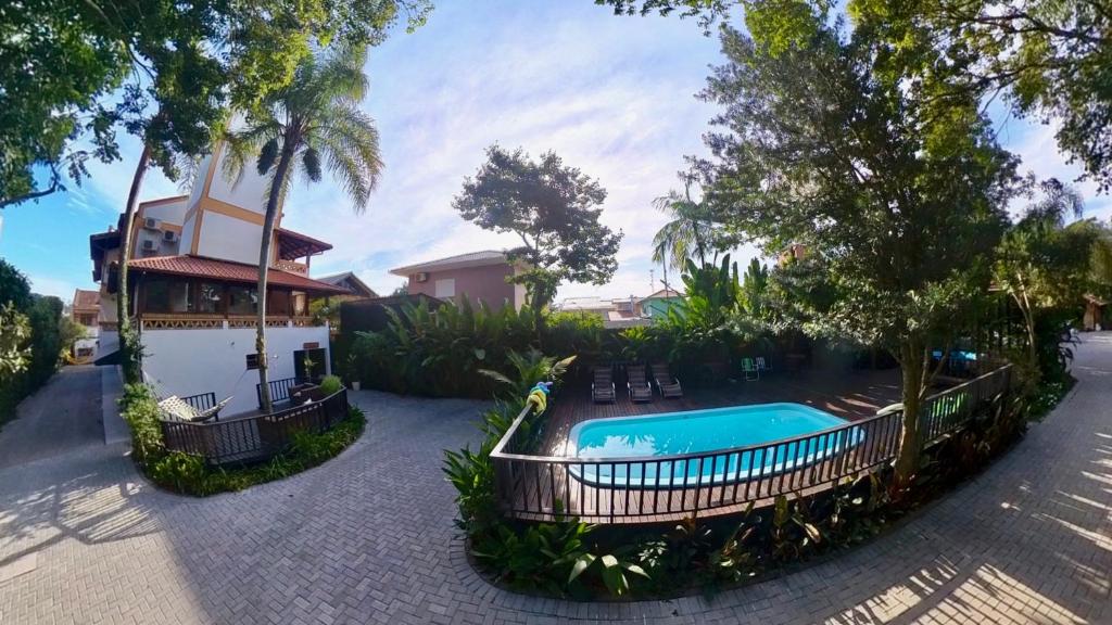 A view of the pool at Hotel Natur Campeche or nearby