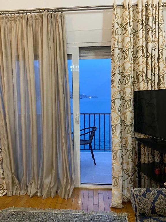 TV a/nebo společenská místnost v ubytování Apartment Ivanišević 2