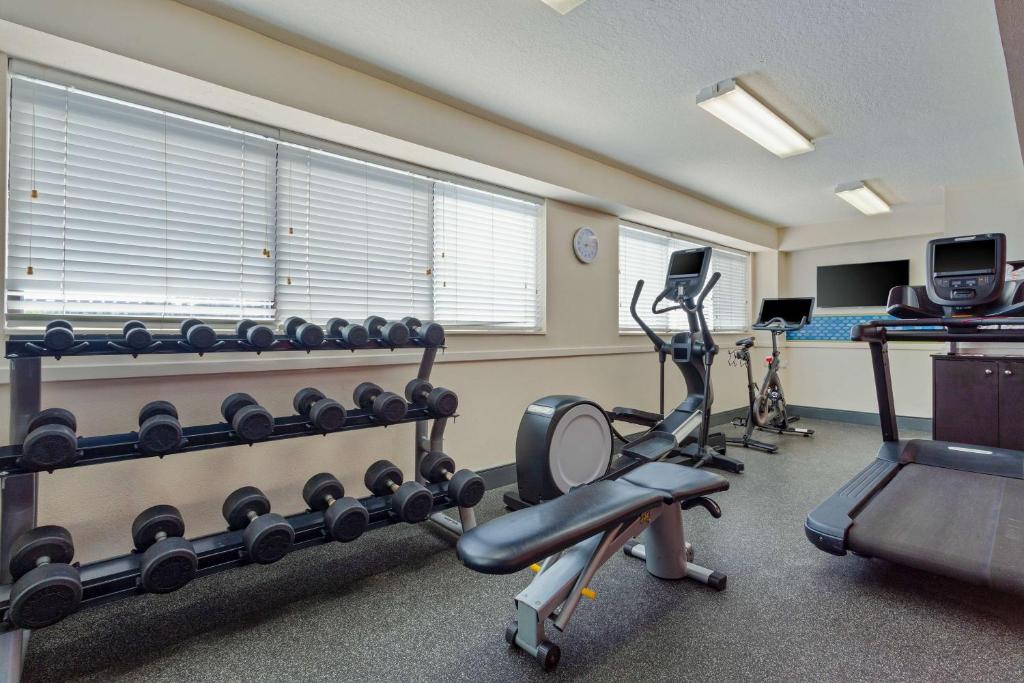 Fitness centrum a/nebo fitness zařízení v ubytování Hampton Inn Cocoa Beach