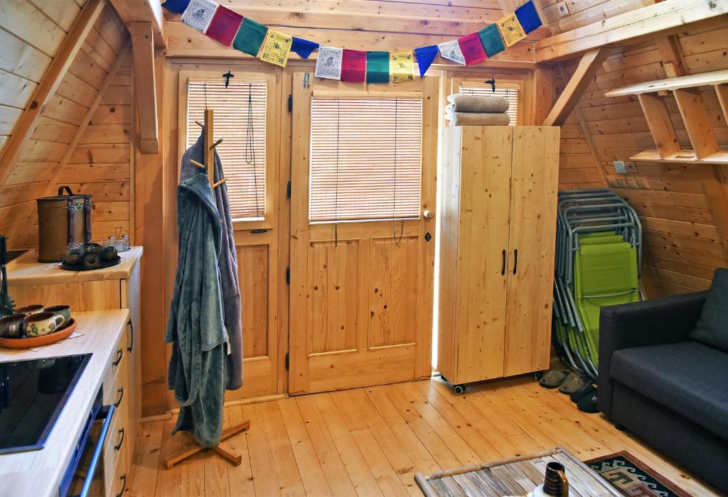 Cucina o angolo cottura di Glamping and wellness cottage Salvus