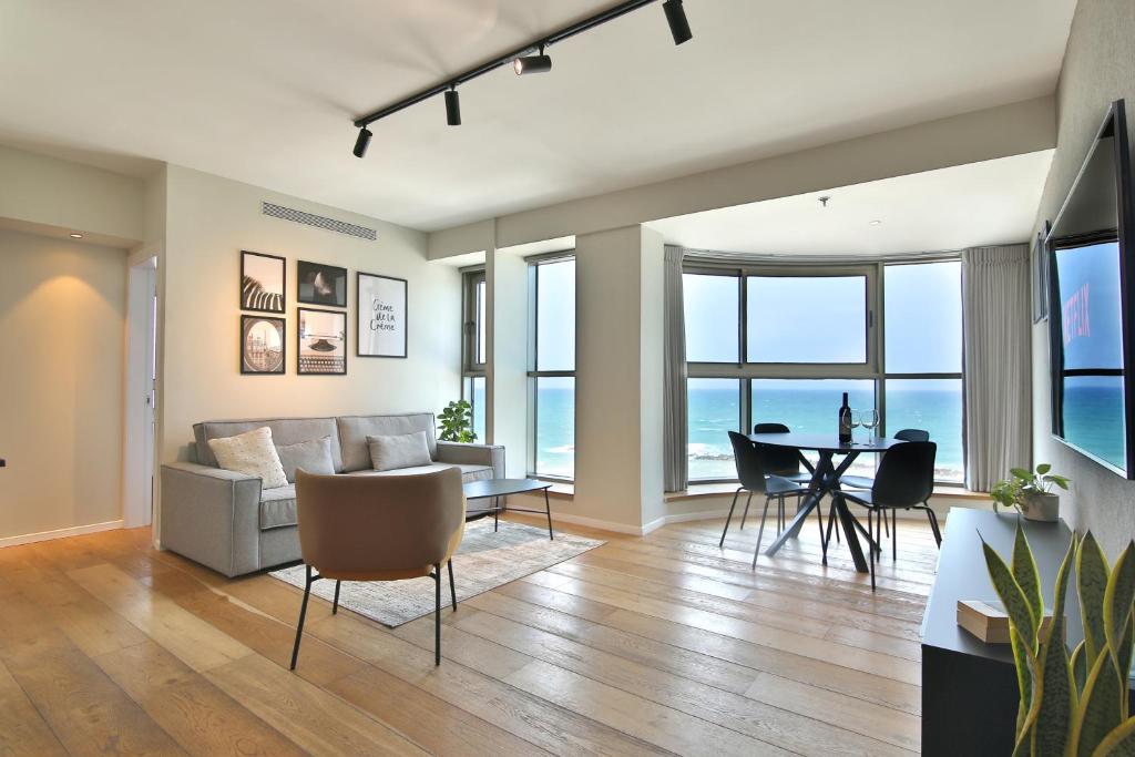 Istumisnurk majutusasutuses Luxury Suites by Notaly Ariel - Carmel Beach