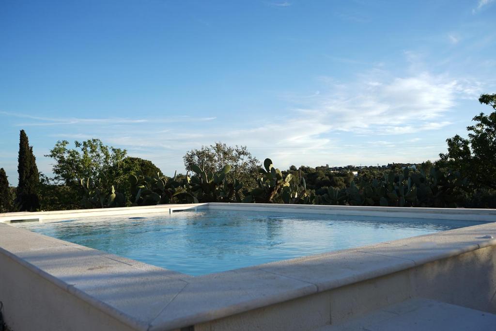 Bazén v ubytování Villa Gioia Ostuni nebo v jeho okolí