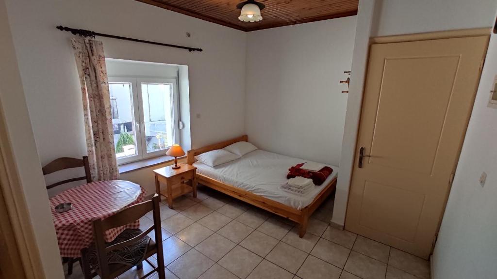 Zdjęcie z galerii obiektu Angelos Rooms w mieście Mitylena