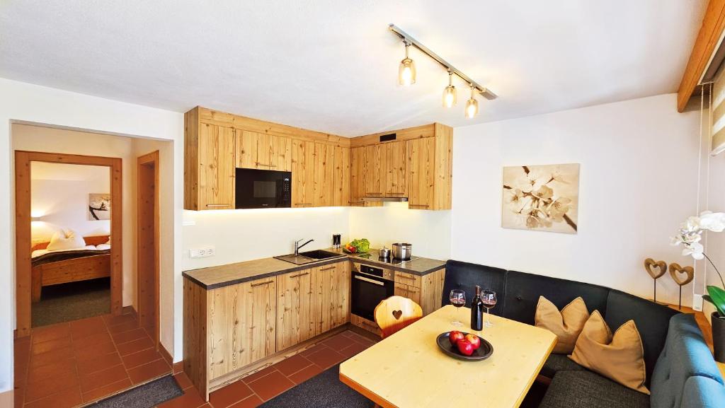Kuchyň nebo kuchyňský kout v ubytování Ferienanlage Hechenbergerhof