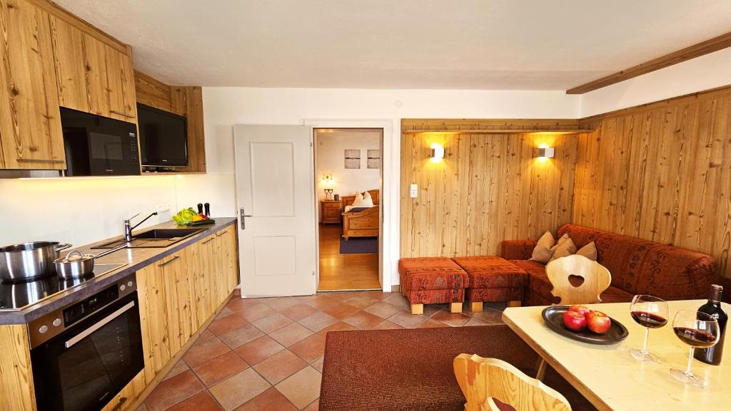 Kuchyň nebo kuchyňský kout v ubytování Ferienanlage Hechenbergerhof