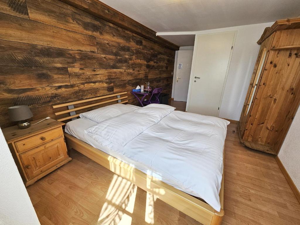 Postel nebo postele na pokoji v ubytování Hotel Taverne zur Linde