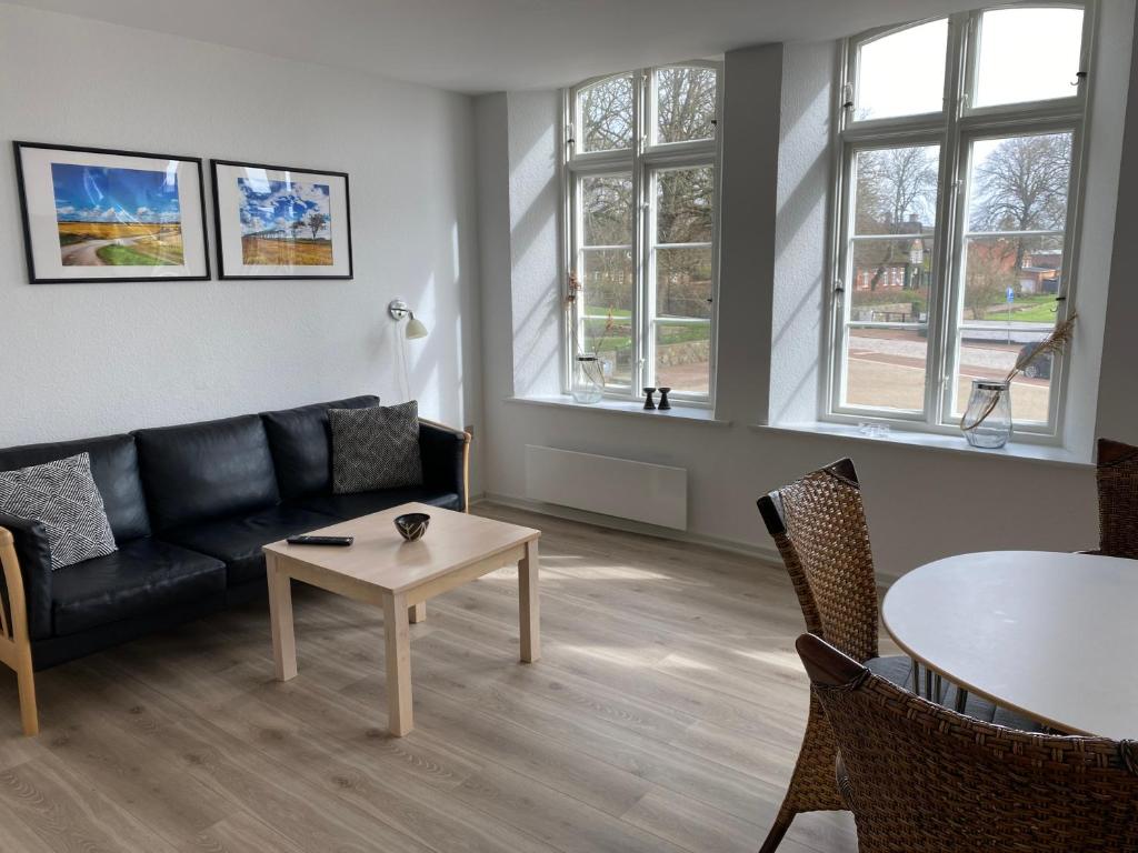 Posezení v ubytování Marsk Hotel Apartments 6B, 1 - TV