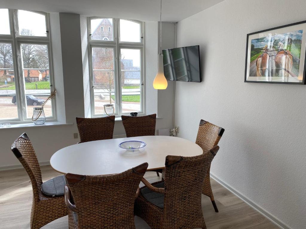 TV a/nebo společenská místnost v ubytování Marsk Hotel Apartments 6B, 1 - TV