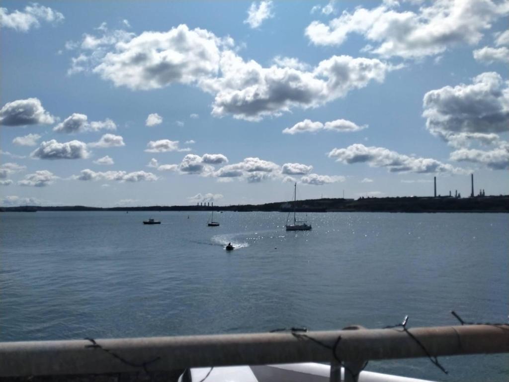 Milford Haven Waterfront Location, Balcony, Sea Views - Maison 3 Chambres