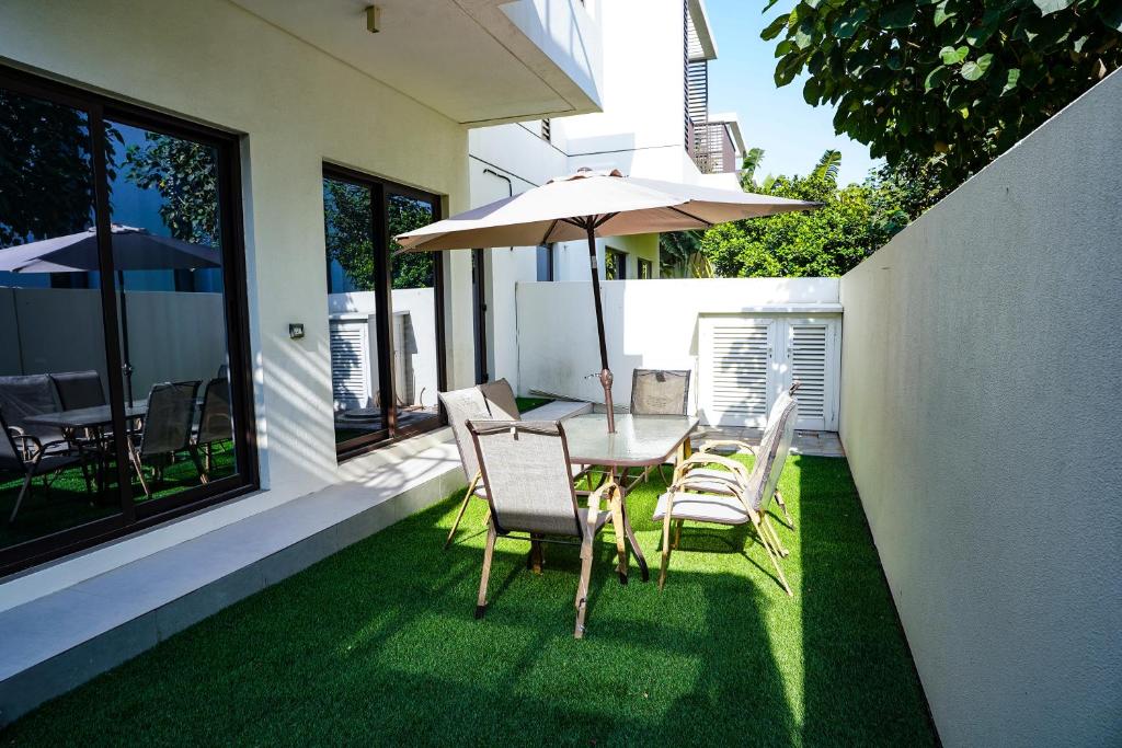 Patio nebo venkovní prostory v ubytování Luxury Villa by the sea