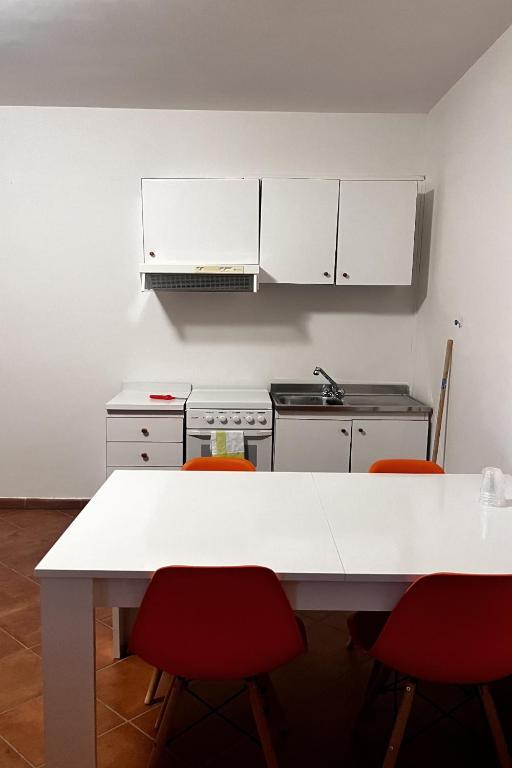 Kuchyň nebo kuchyňský kout v ubytování A' Porta i Frustere