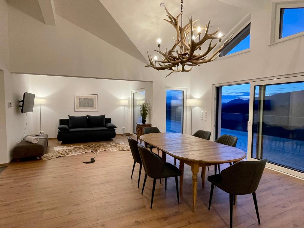 Posezení v ubytování Ferienhaus am Weinberg Krast