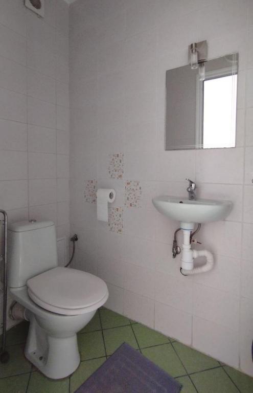 Koupelna v ubytování Sea view family apartment Saint Vlas