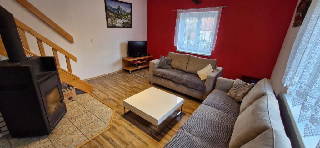 A seating area at Vilka Cibulka a chata Cesnačik