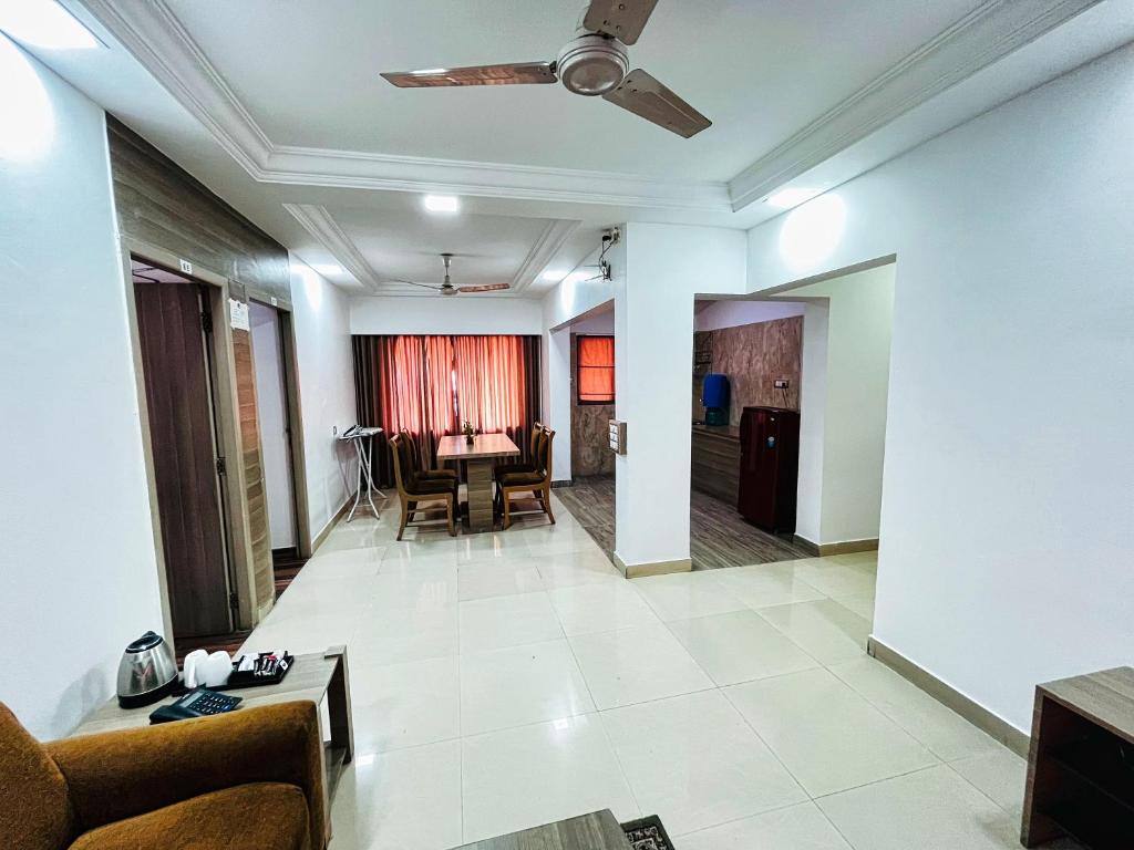 MAXXVALUE - SERVICE APARTMENT MAROL - Deluxe Apartment