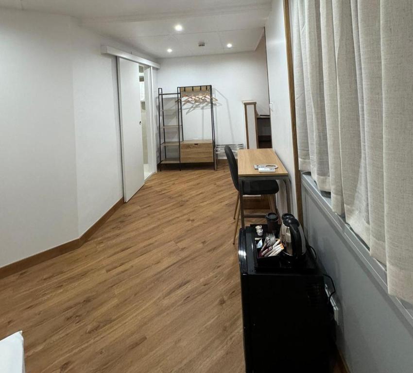 Hotel Medicis - Resim 9