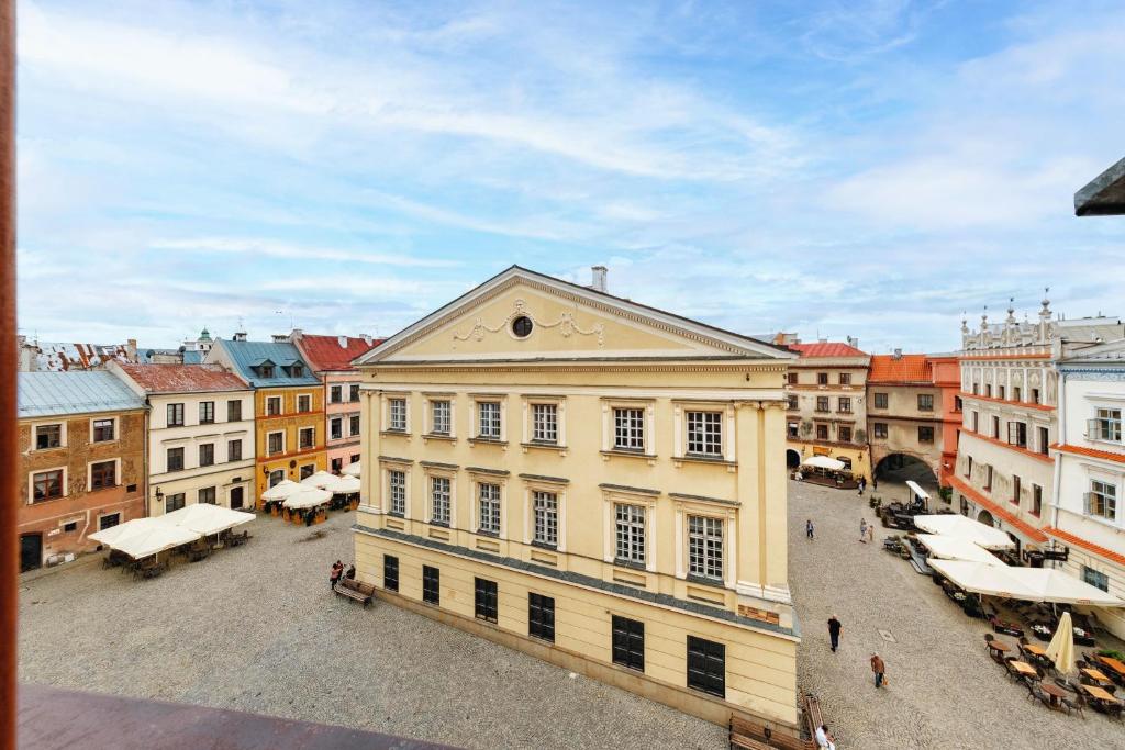 Rynek 10 Apartments - 17