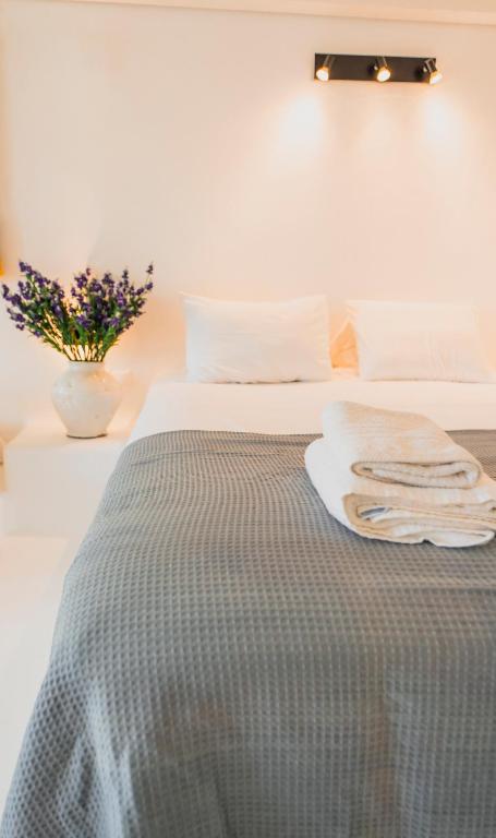 Posteľ alebo postele v izbe v ubytovaní Villa Poppy Mykonos