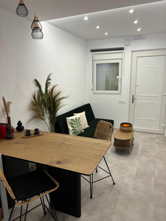 MYROVOLOS APARTMENTS - 2