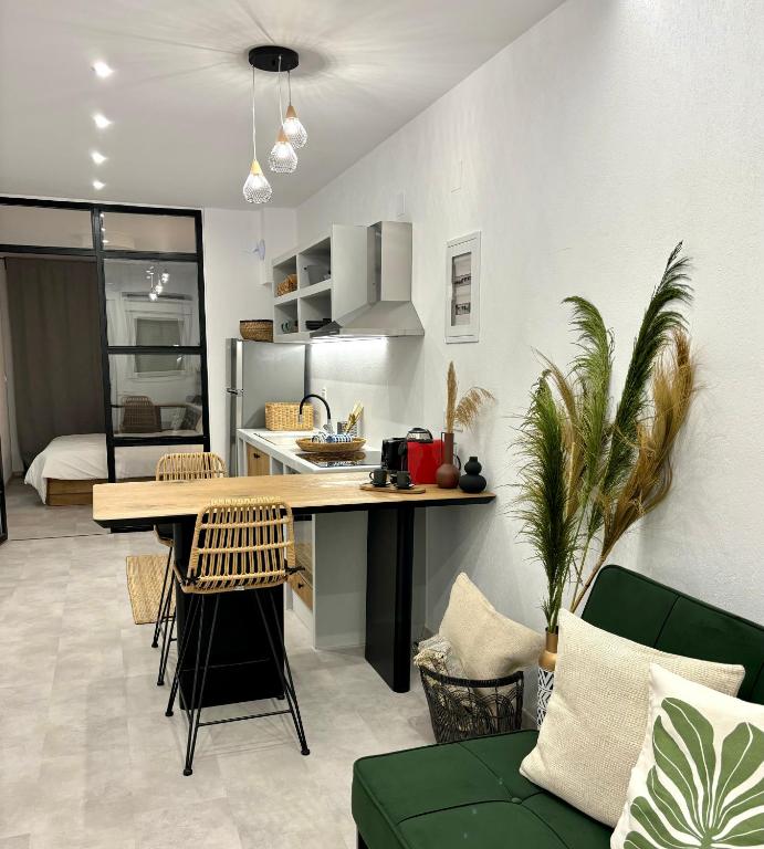 MYROVOLOS APARTMENTS - 3