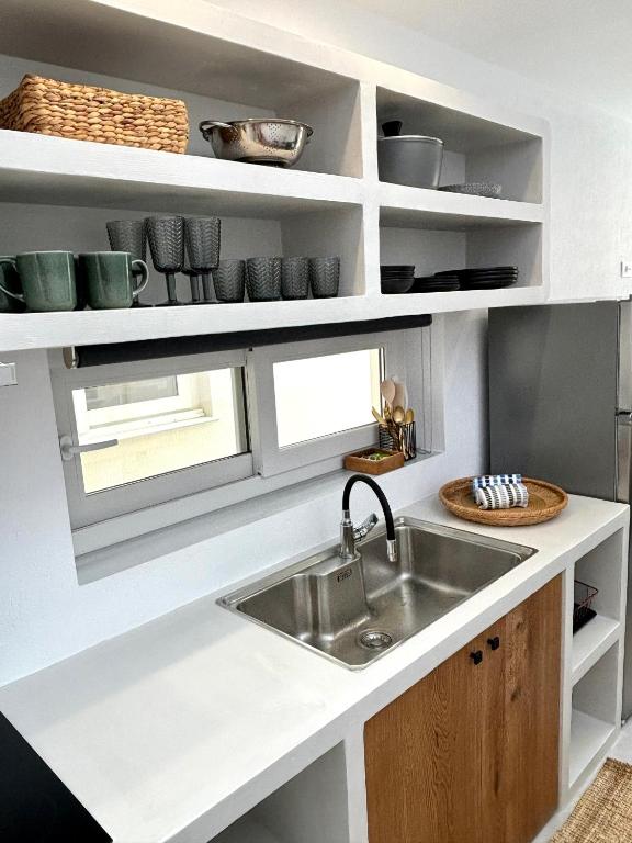 MYROVOLOS APARTMENTS - 12