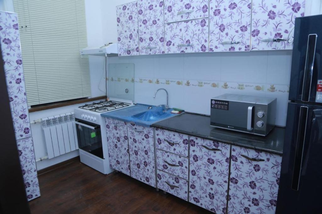 Una cocina o zona de cocina en Mir hostel