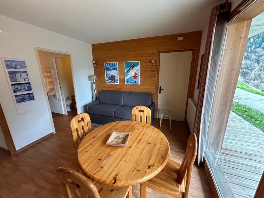Posezení v ubytování Studio Orelle 3 Vallées - Spa & Piscine - Apt 005