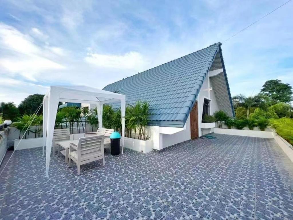 Bilde i galleriet til Golden Golf Garden Pool Villa i Ban Huai Yai