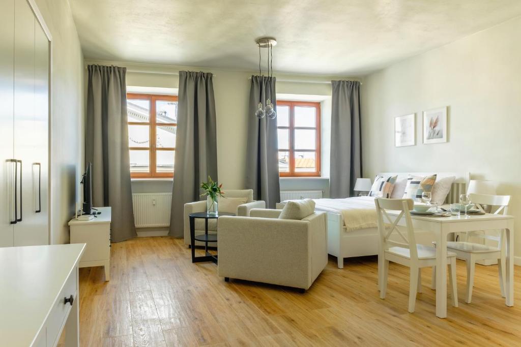 Rynek 10 Apartments - Superieure Studio