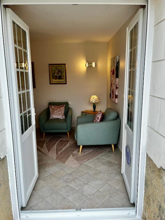 Sans Souci Bed and Breakfast Luxe Heated Pool and Restaurant - 14