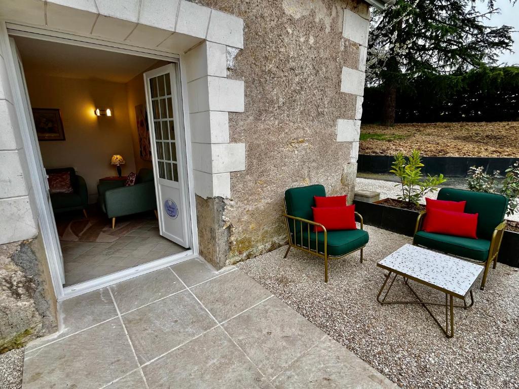 Sans Souci Bed and Breakfast Luxe Heated Pool and Restaurant - 13