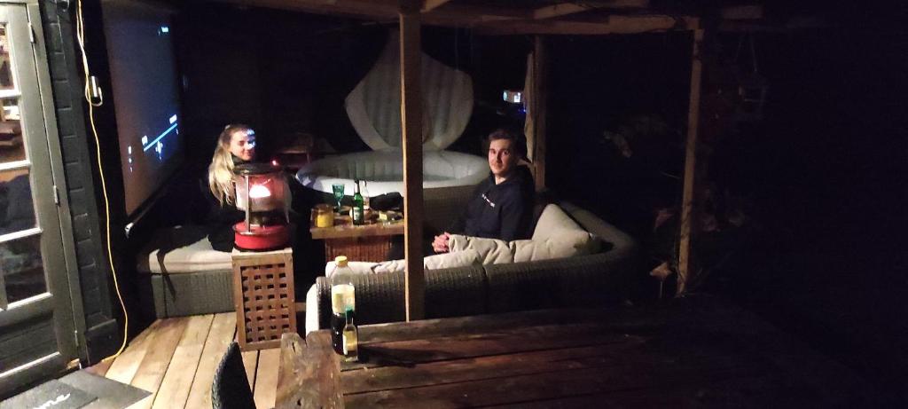 Hosté ubytování "Tempat Senang" chalet on the beautiful Veluwe with airco sauna bbq jacuzzi beamer and dog