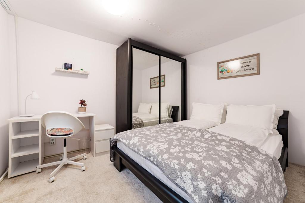 Albert Residence with Parking - Two-Bedroom Apartment