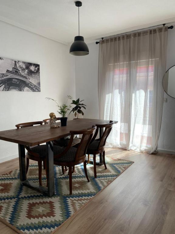 Apartamento luminoso y espacioso junto al Mediterraneo, WIFI