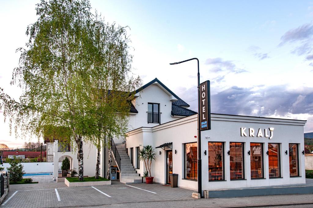 Budova, kde se hotel nachází