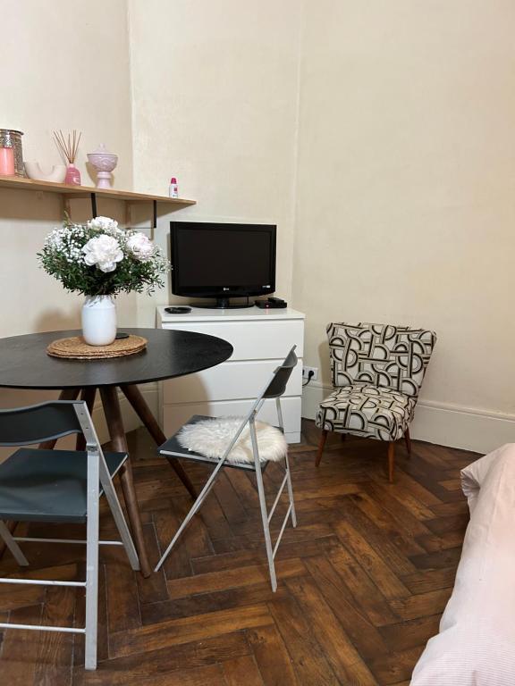 Photo de la galerie de l'établissement Appartement typiquement parisien cosy, à Paris